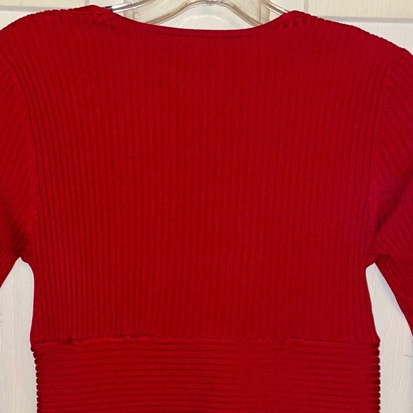 Cache Red V-neck top with Rhinestone zipper - Picture 10 of 10